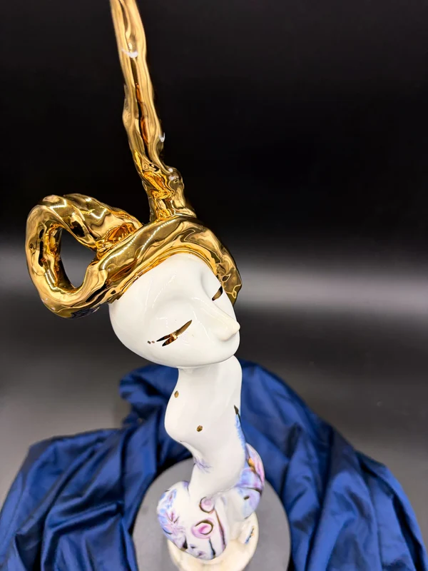 Poise — view 1