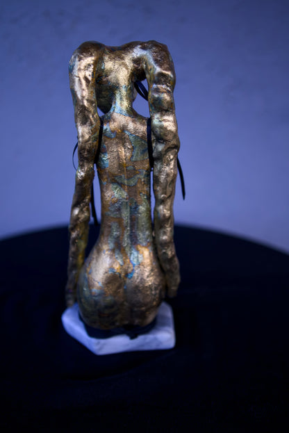 Golden [Gold]